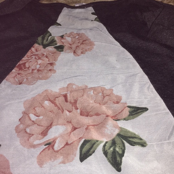 Shirt . - Picture 2 of 2